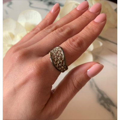 Nowoczesny srebrny pierścionek